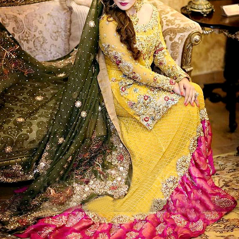 Pakistani Mehndi Dresses 2025: Mehndi Dress Design & Bridal Mehndi Dresses with Price in Pakistan DressyZone.com Pakistani Mehndi Dresses 2025: Mehndi Dress Design & Bridal Mehndi Dresses with Price in Pakistan DressyZone.com