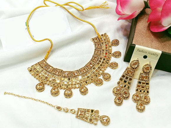 Heavy Bridal Jewelry Set with Earrings & Tikka (DZ16761)