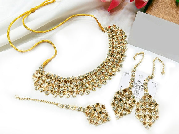 Elegant Golden Fashion Jewelry Set with Earrings & Tikka (DZ16757)