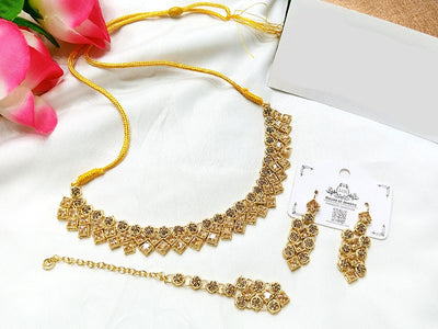 Adorable Choker Jewelry Set with Earrings & Tikka (DZ16755)