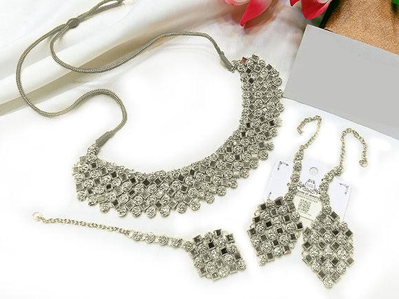 Elegant Silver Fashion Jewelry Set with Earrings & Tikka (DZ16758)