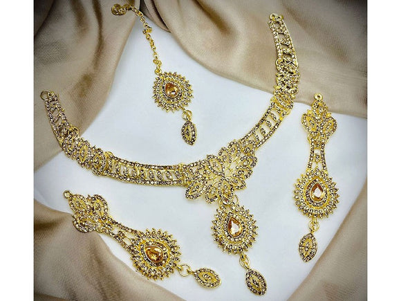 Adorable Party Wear Jewelry Set with Drop Earrings & Maang Teeka (DZ16489)