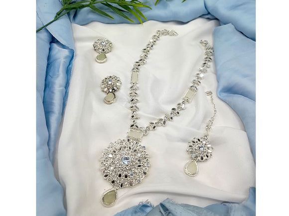 Elegant Golden Jewelry Set with Earrings & Tikka (DZ16578)