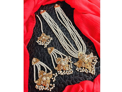 Hyderabadi Pearl Jewellery Set with Earrings & Tikka (DZ16580)