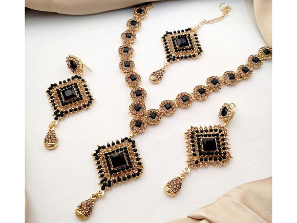 Elegant Fashion Jewelry Set with Earrings & Tikka (DZ16671)