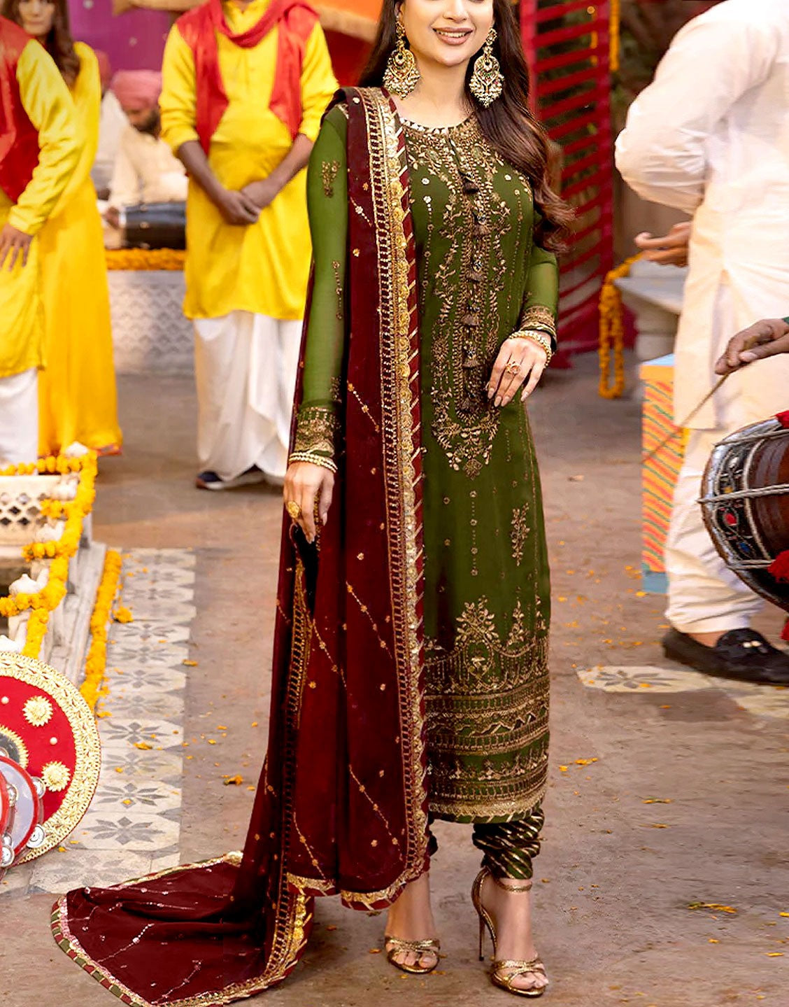 Pakistani Mehndi Dresses 2025: Mehndi Dress Design & Bridal Mehndi Dresses with Price in Pakistan DressyZone.com Pakistani Mehndi Dresses 2025: Mehndi Dress Design & Bridal Mehndi Dresses with Price in Pakistan DressyZone.com