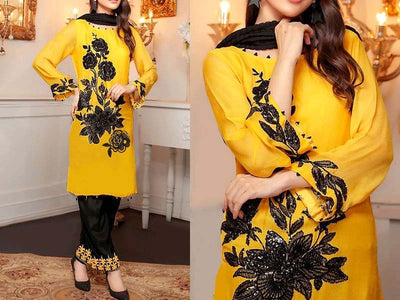 Luxury Sequins Embroidered Lawn Suit 2023 with Bamber Chiffon Dupatta (DZ15720)